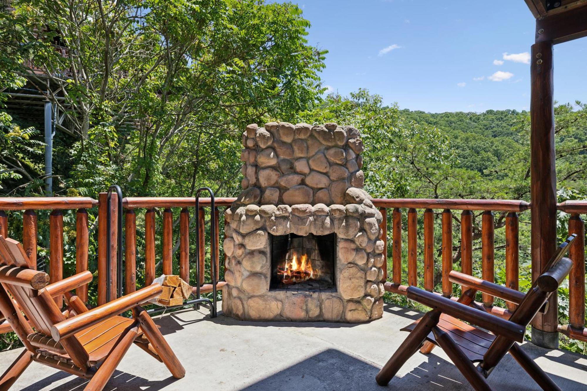 Amazing Views, Pool, Hot Tub, Game Room Сивиървил Екстериор снимка